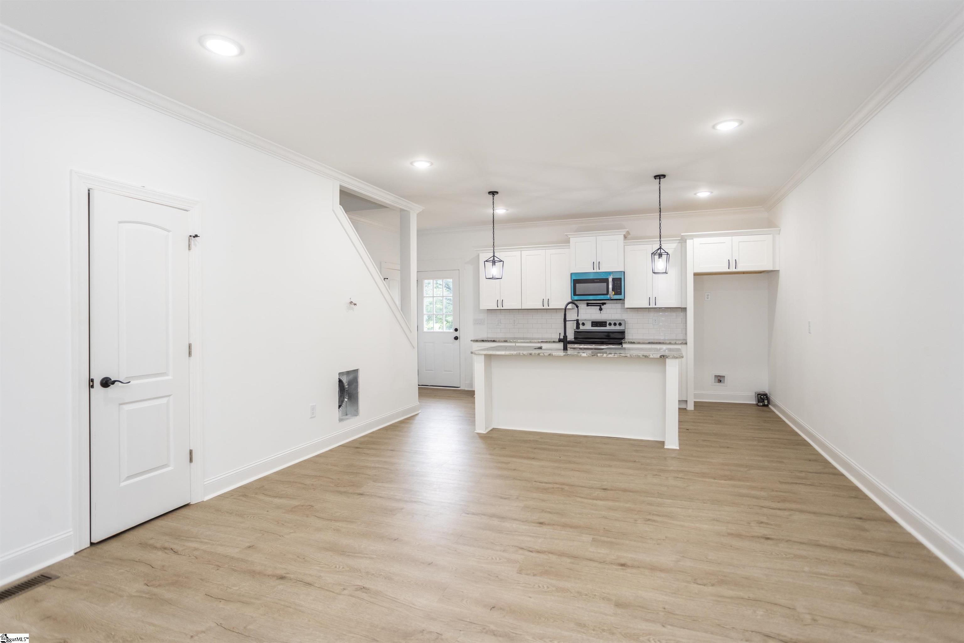 350 W Caroline Street