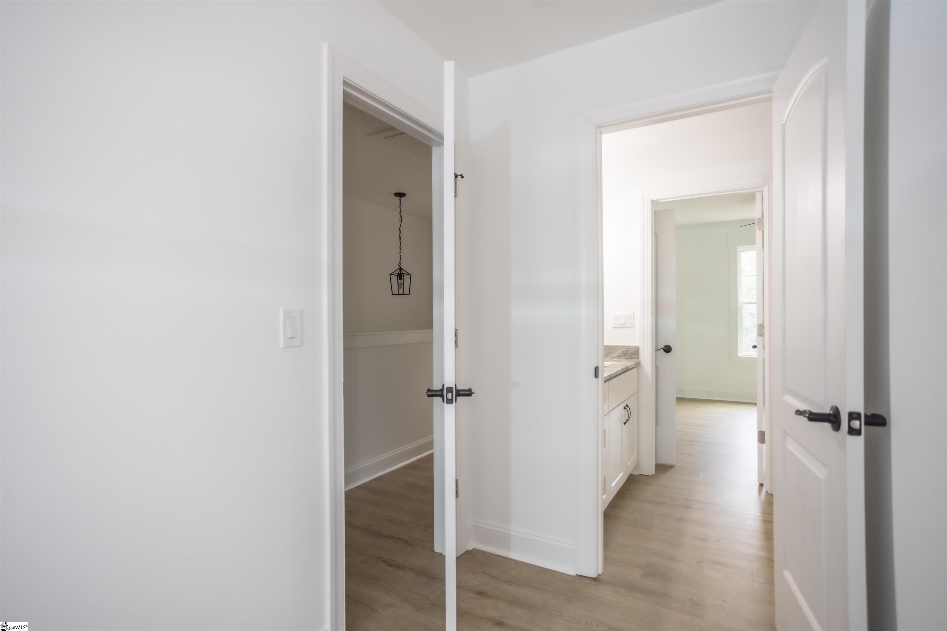 350 W Caroline Street