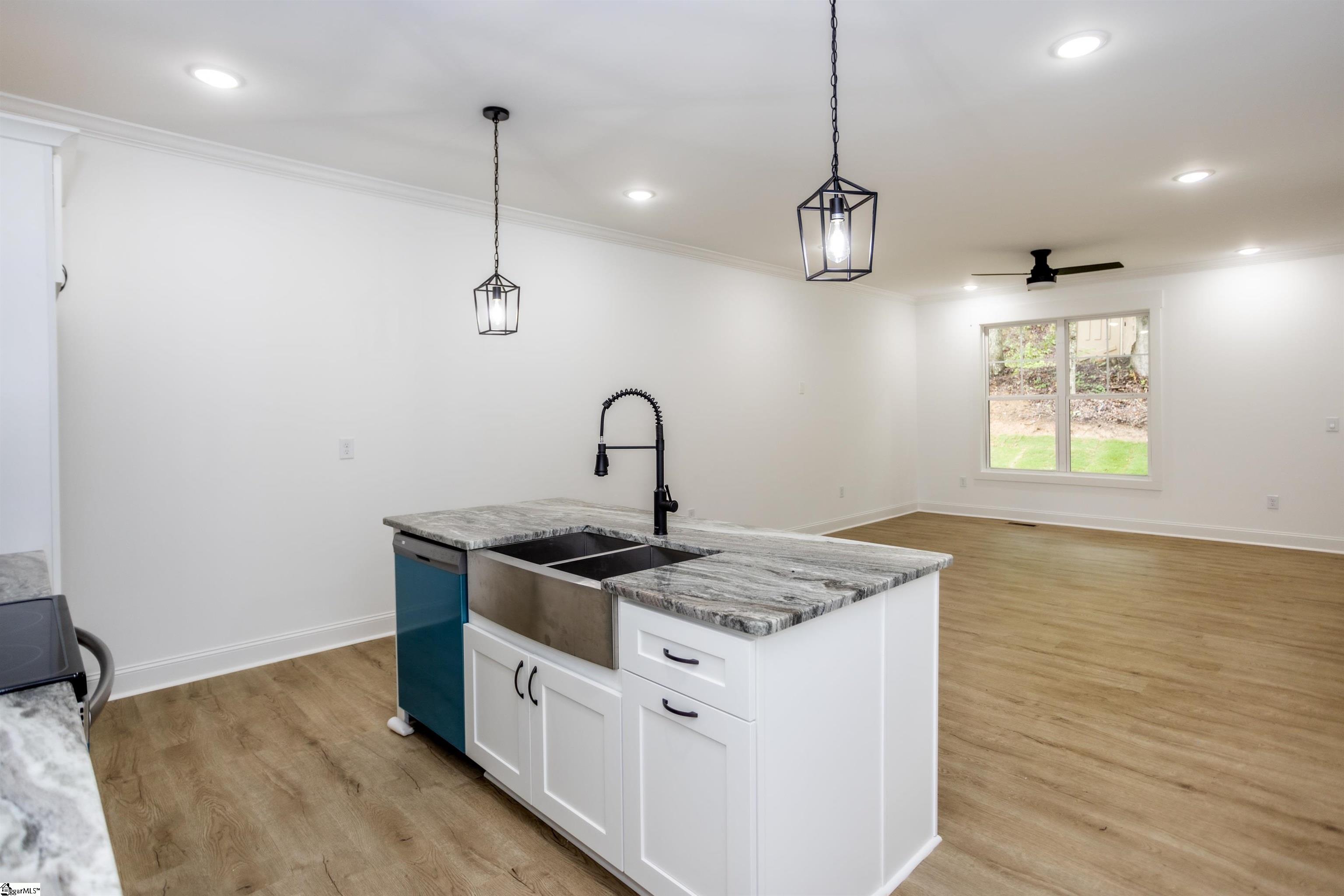 350 W Caroline Street