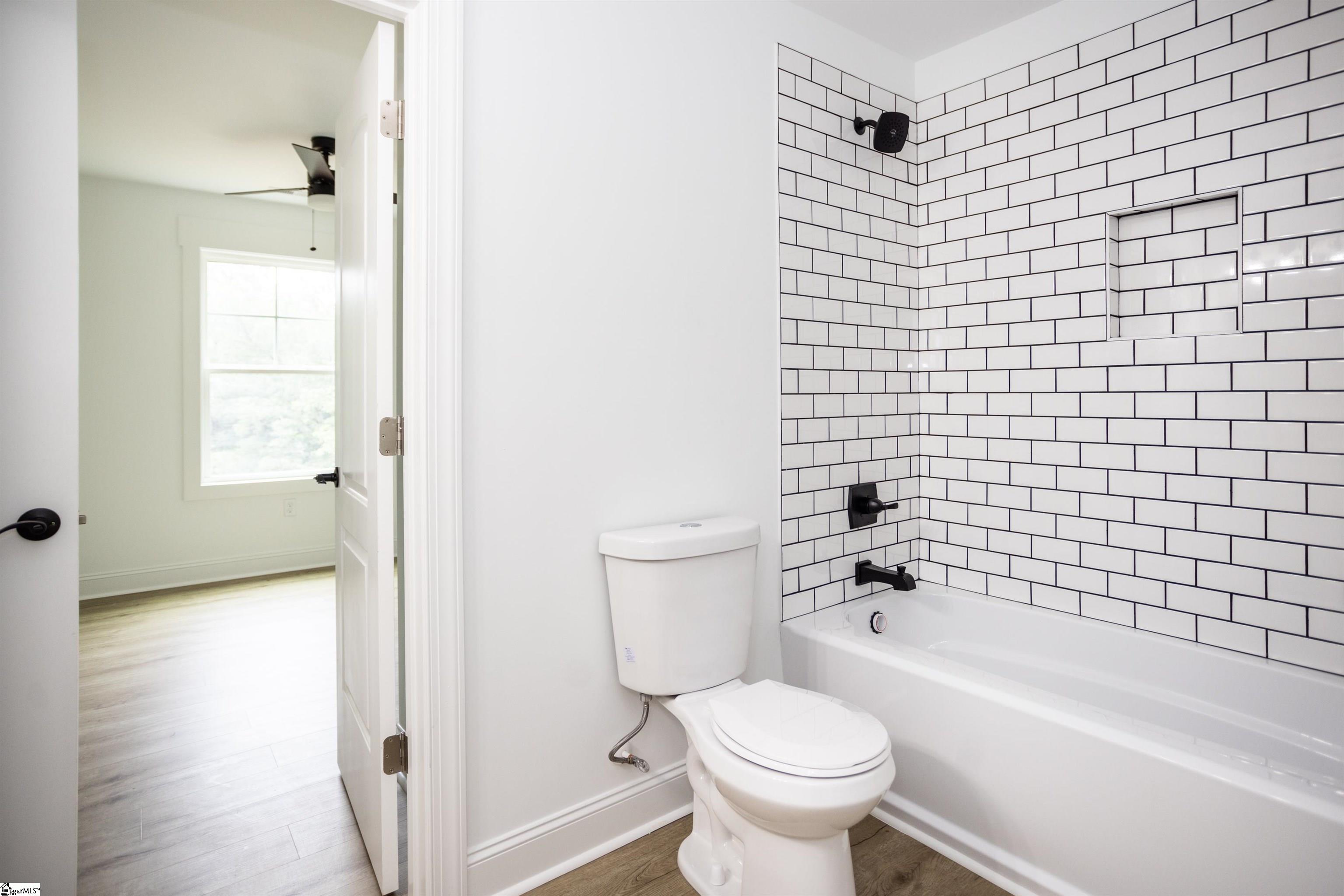 350 W Caroline Street