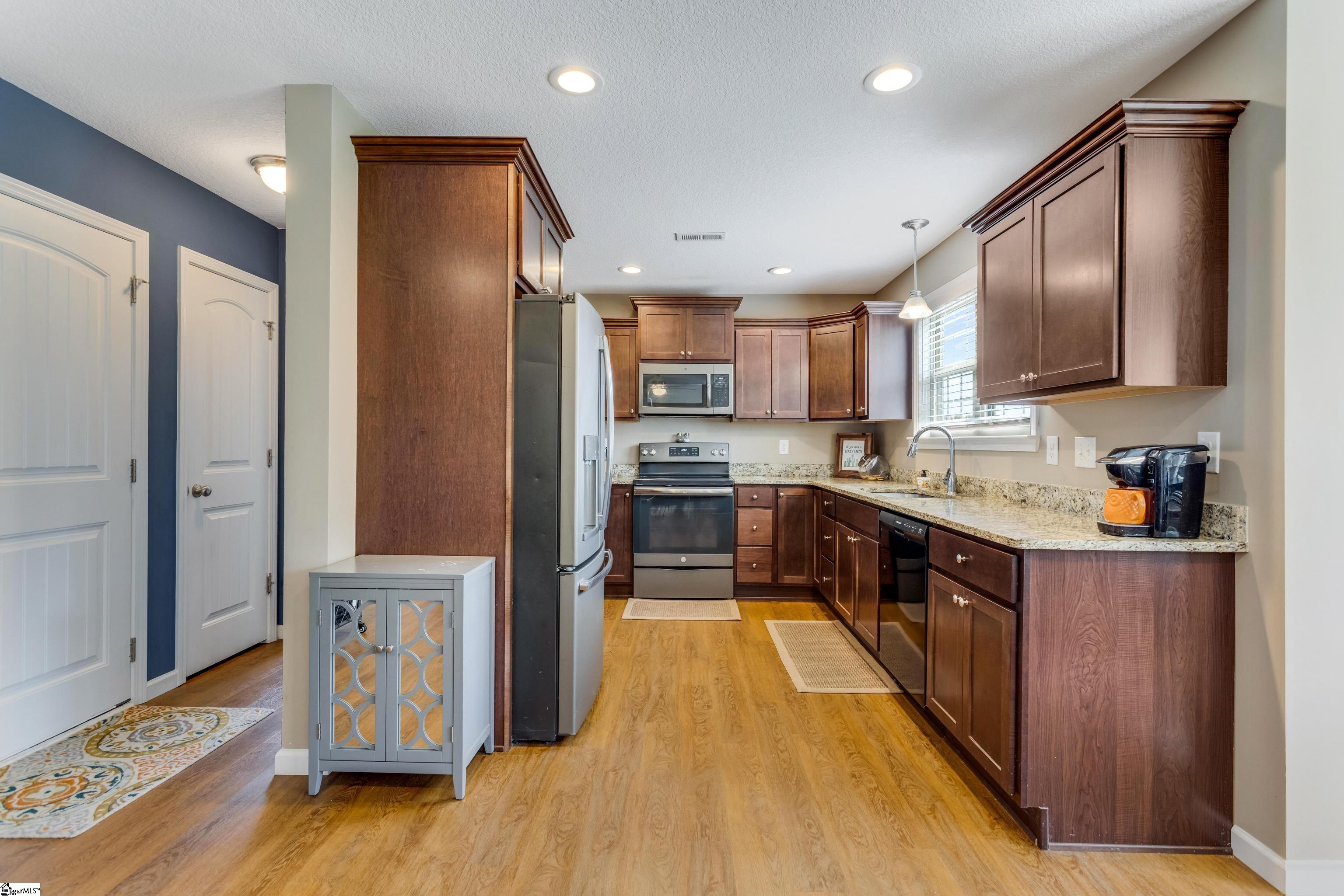 465 Peaksview Drive
