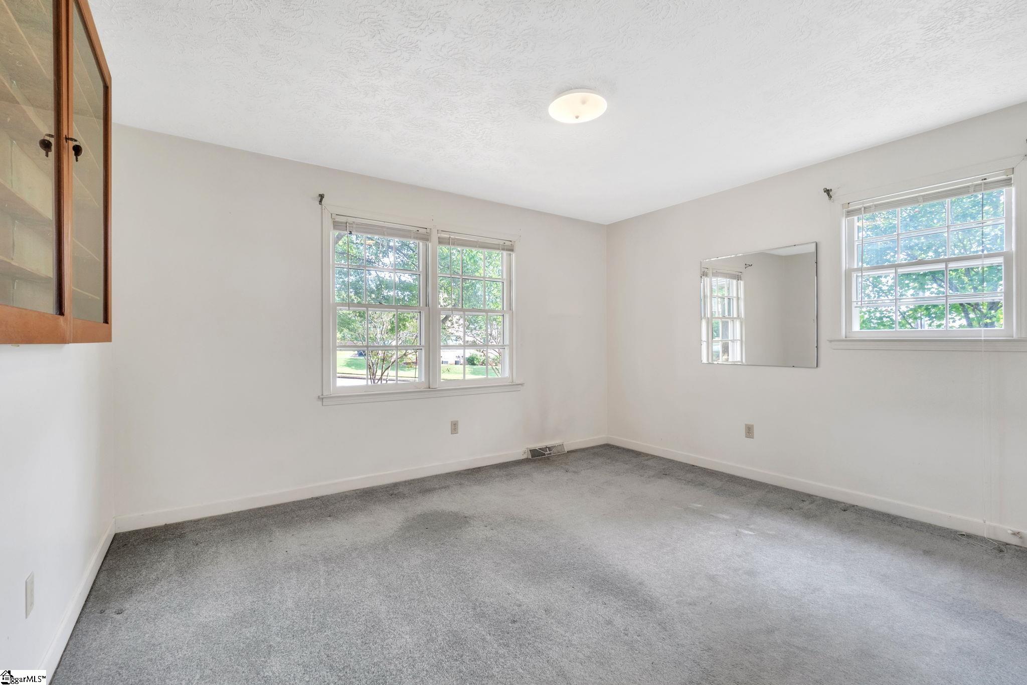 106 Chestnut Drive