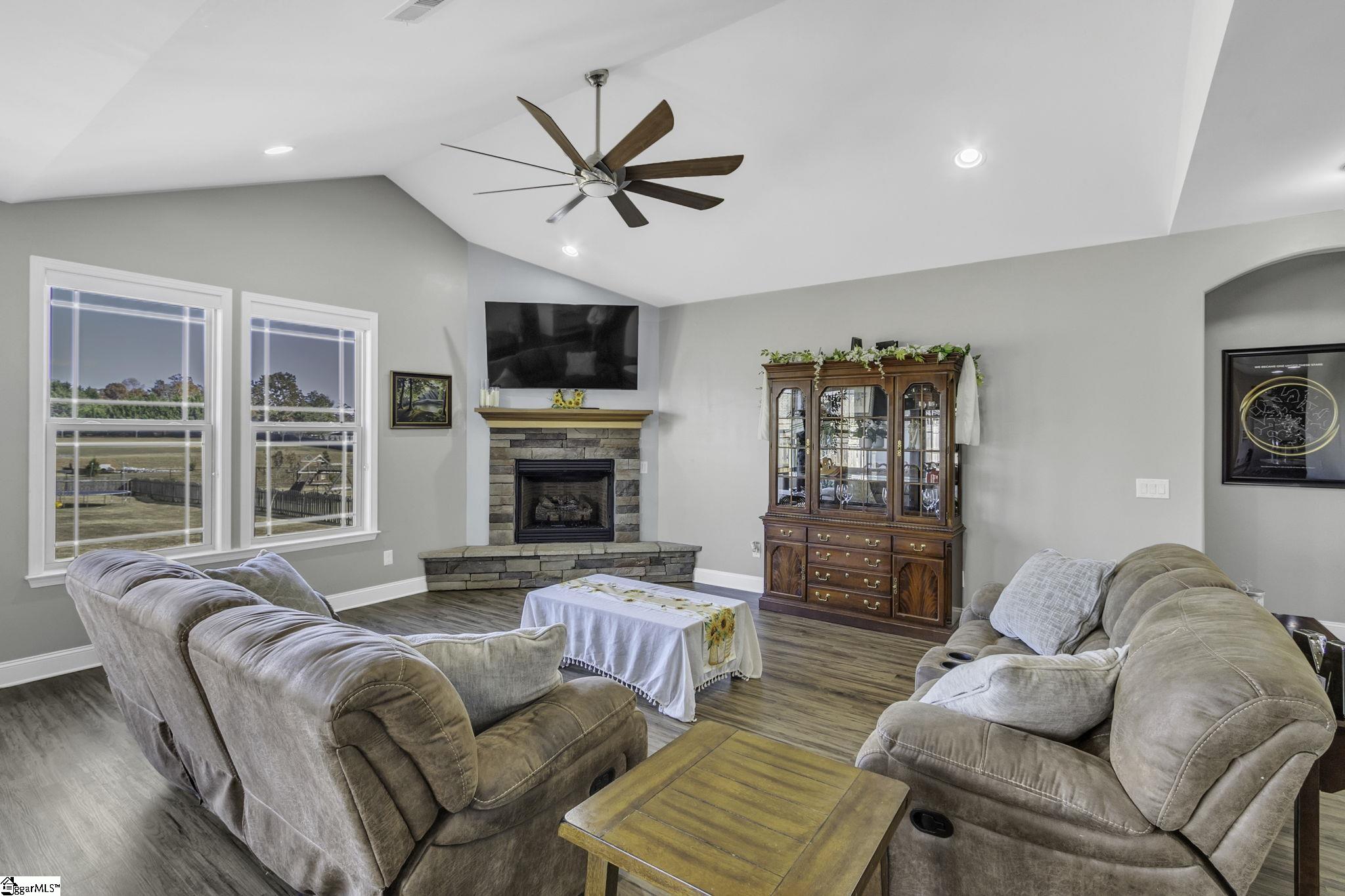 412 Golden Amber Lane