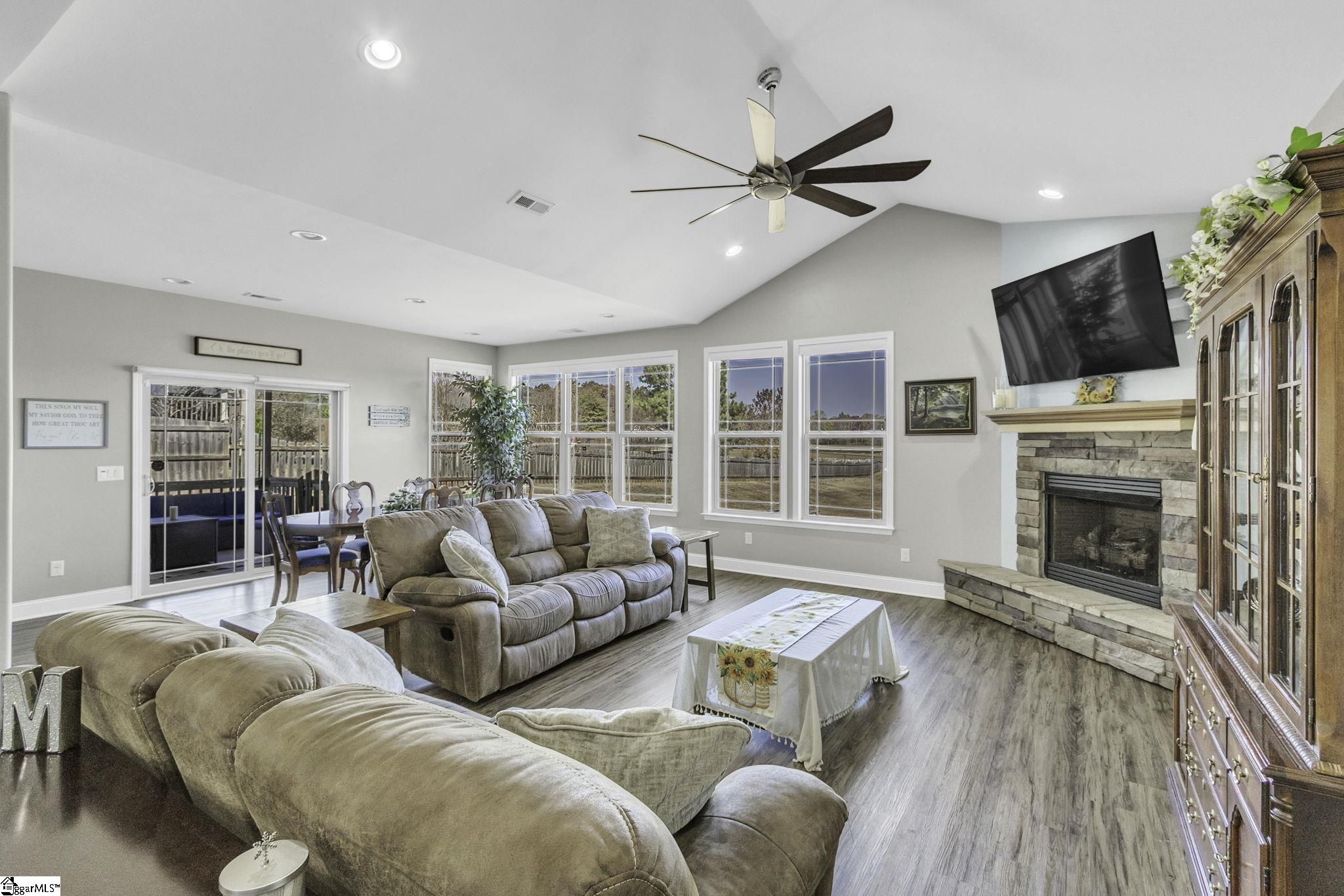 412 Golden Amber Lane