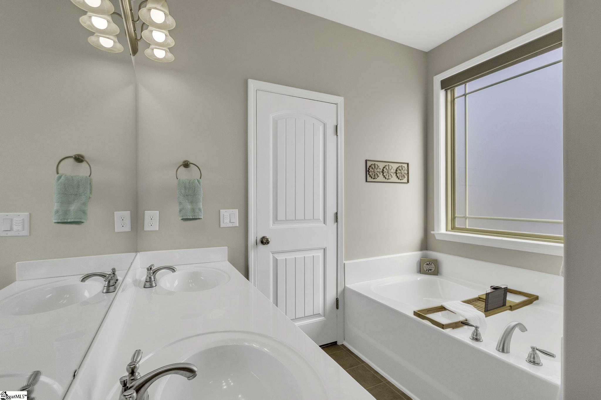 412 Golden Amber Lane