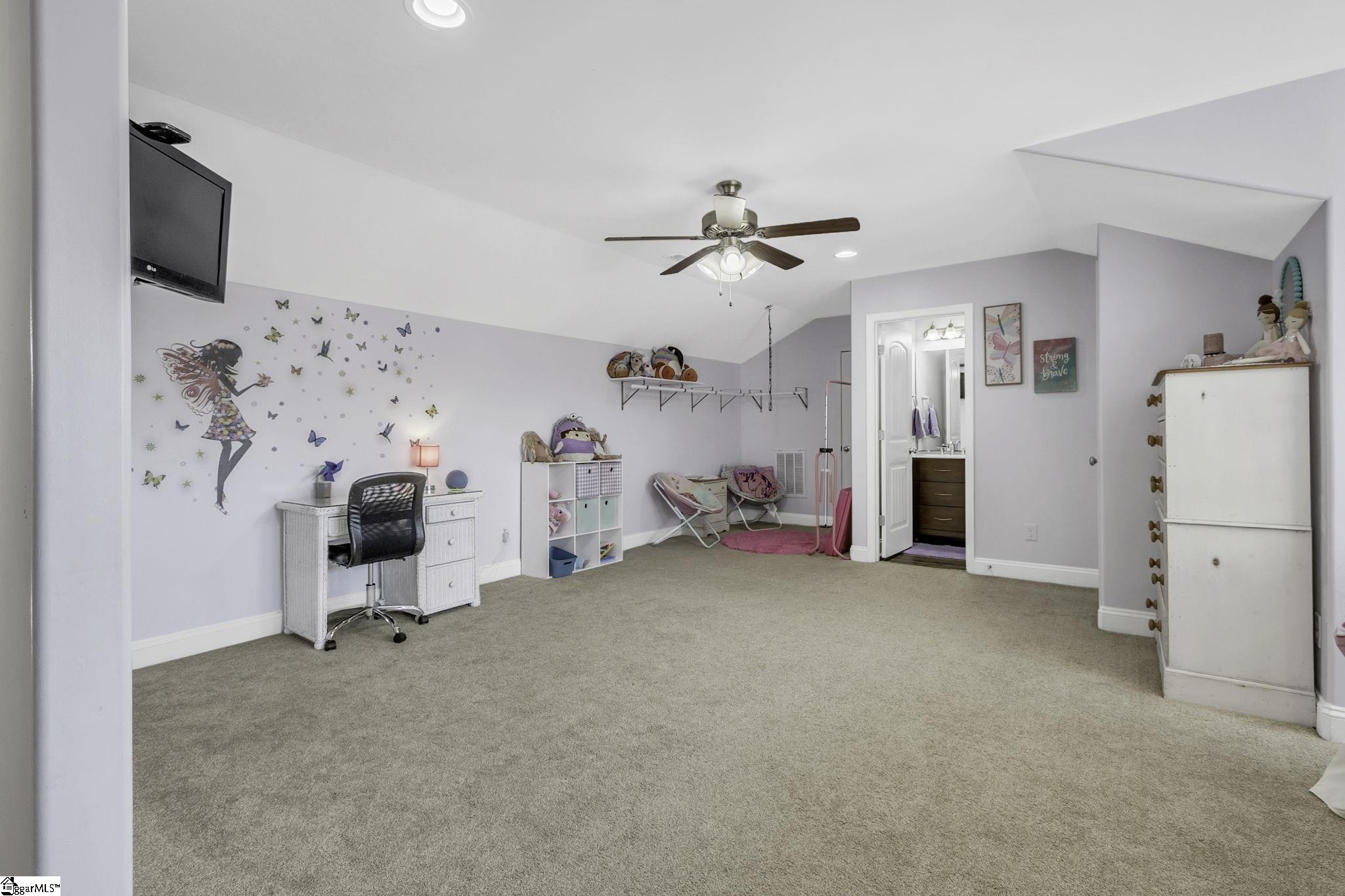 412 Golden Amber Lane