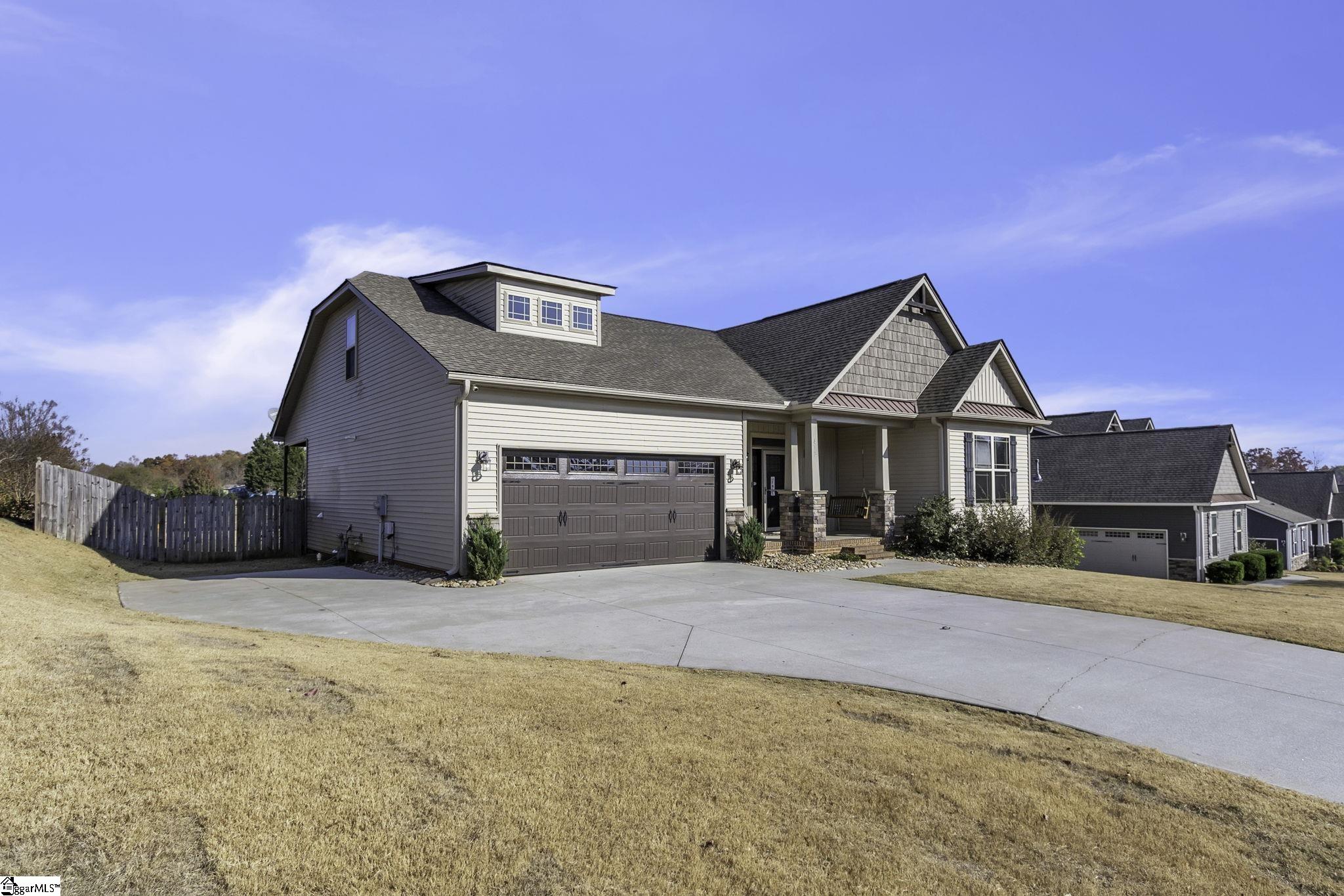 412 Golden Amber Lane