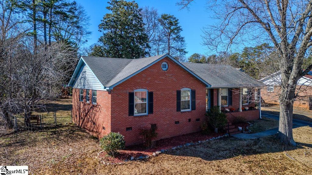 219 Fieldcrest Lane