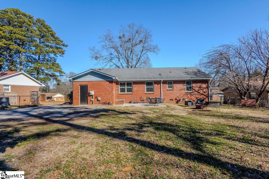 219 Fieldcrest Lane