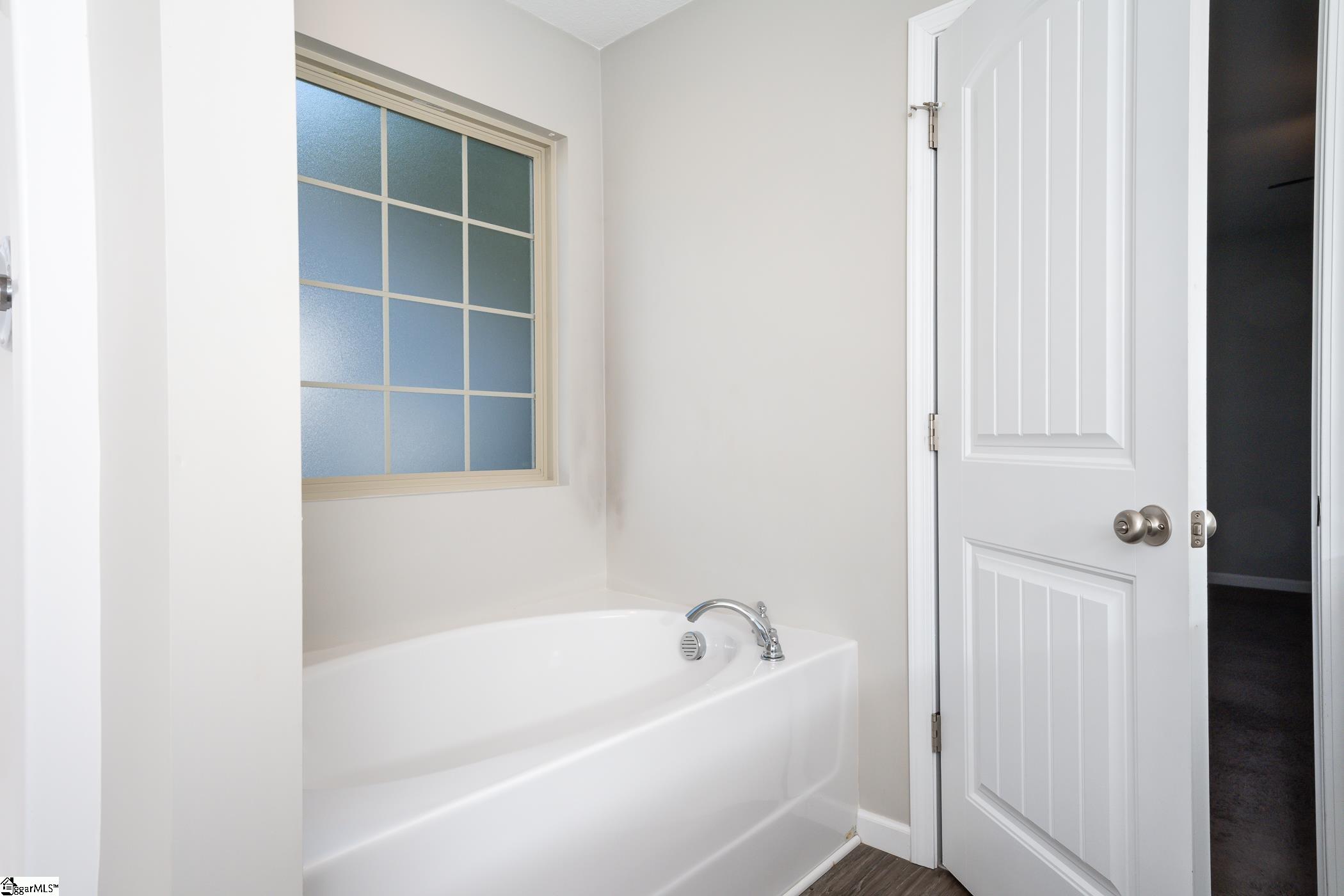 10 Lockeland Park Drive