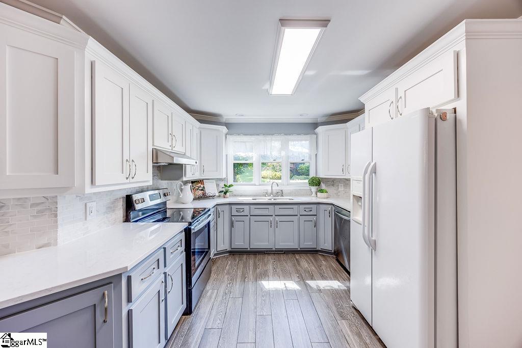 1100 Kensington Lake Drive