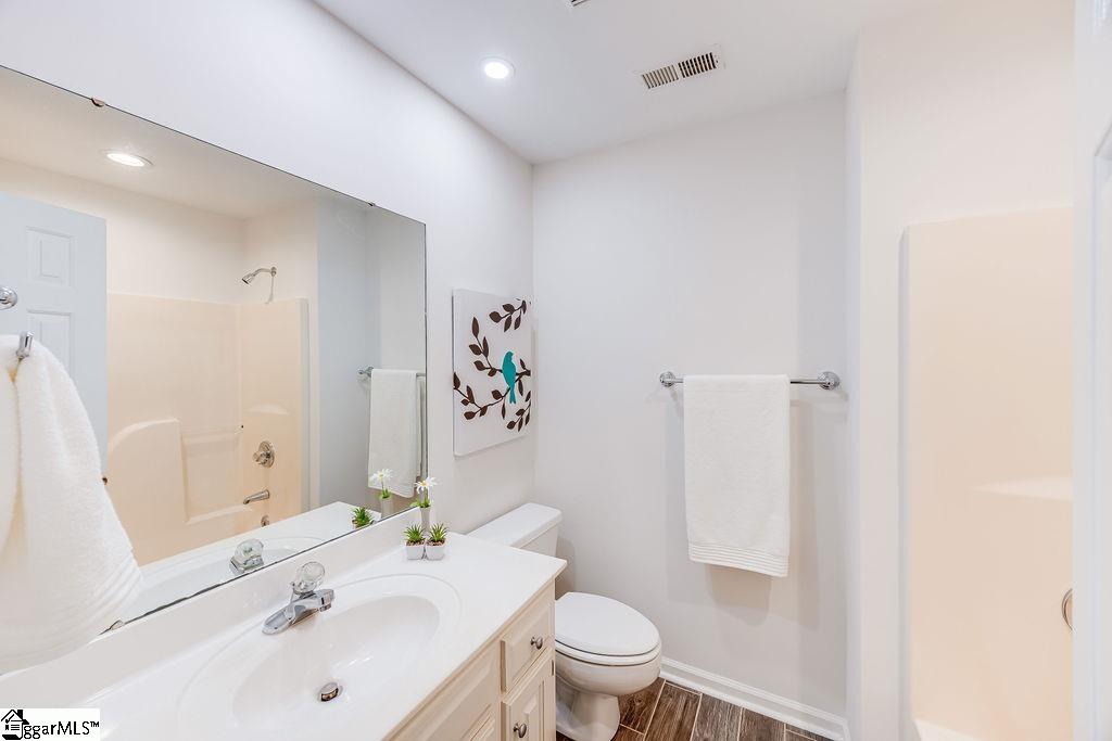 1100 Kensington Lake Drive