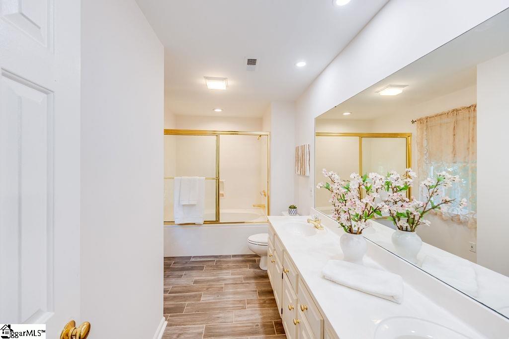 1100 Kensington Lake Drive