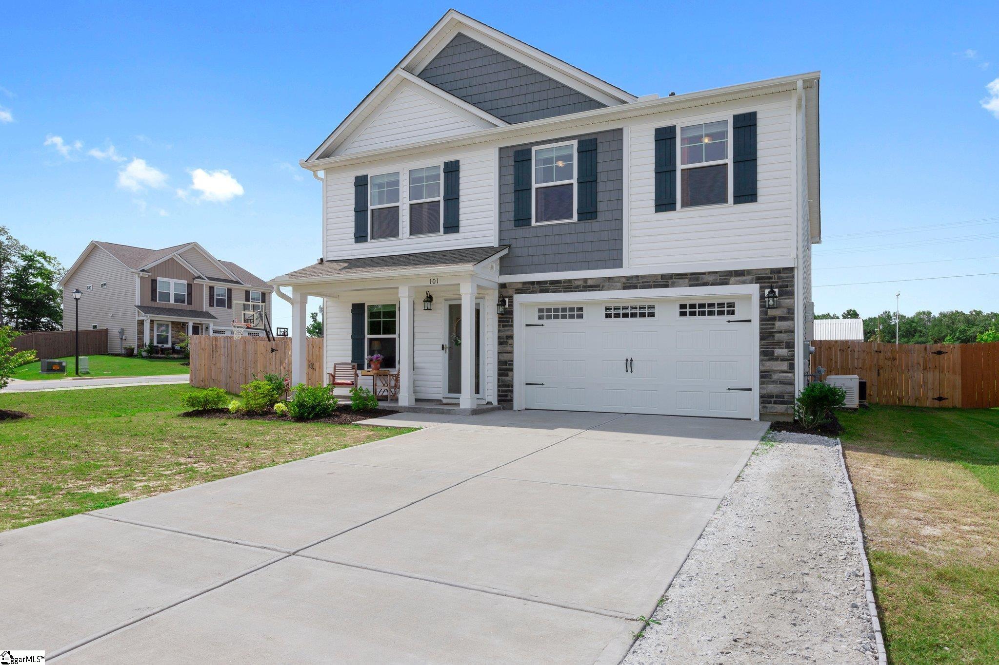 101 Bruinen Drive