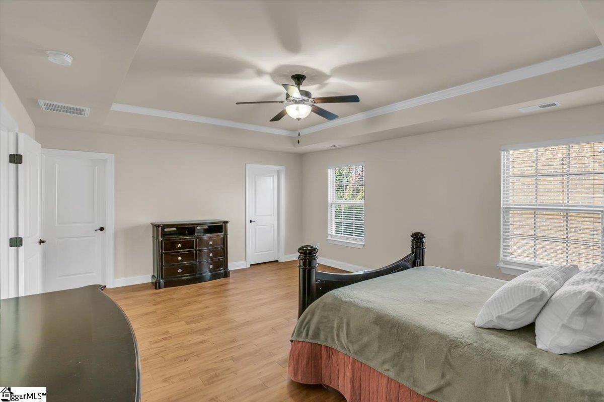 11 Clifton Grove Way