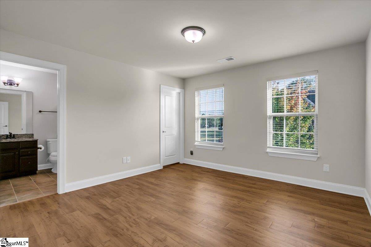 11 Clifton Grove Way