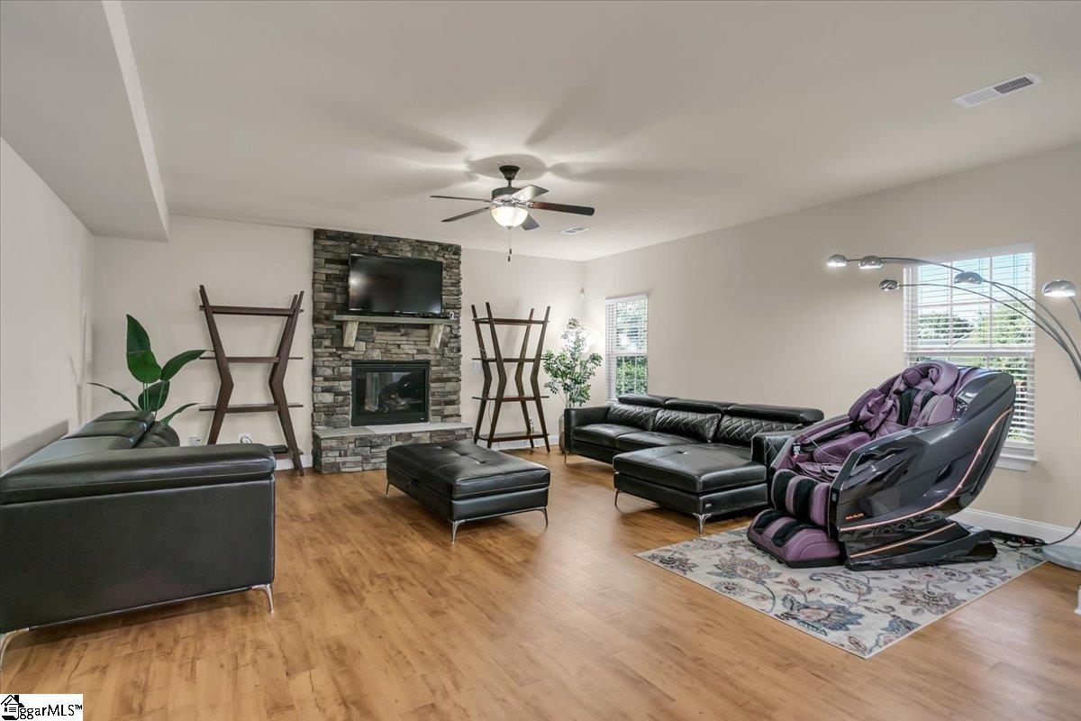 11 Clifton Grove Way
