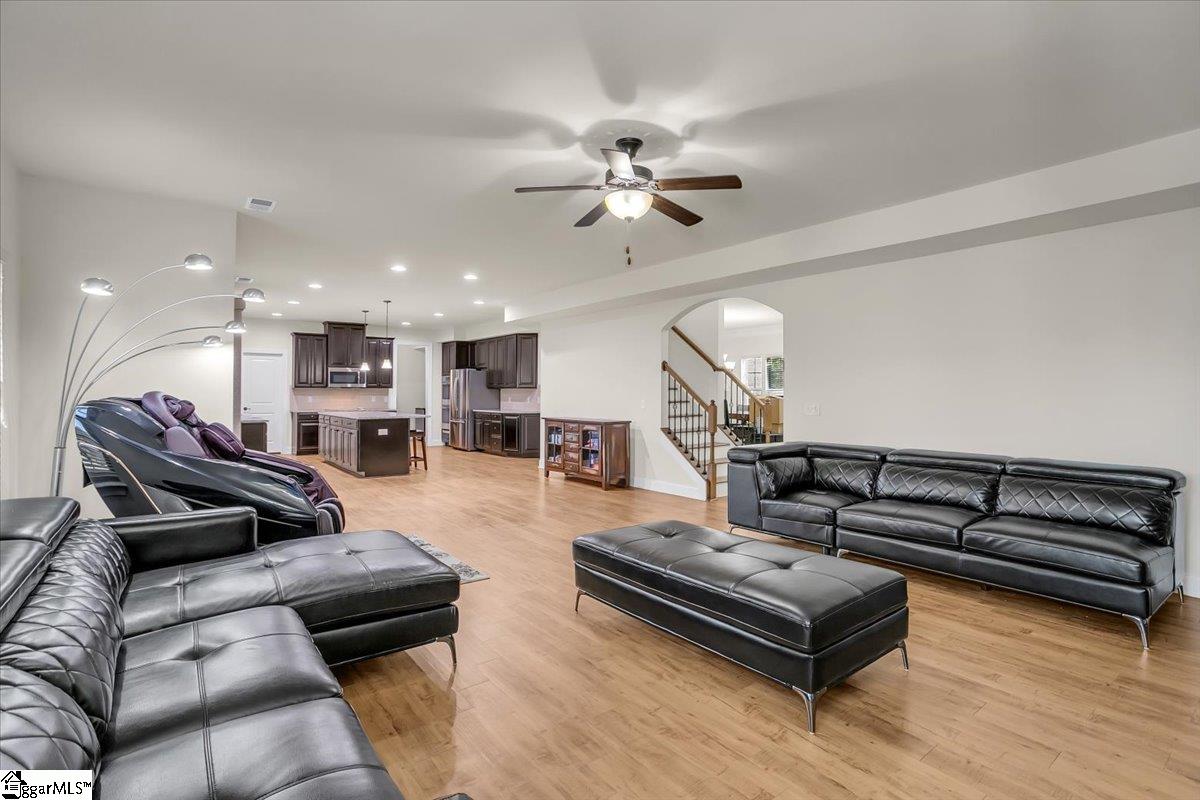 11 Clifton Grove Way