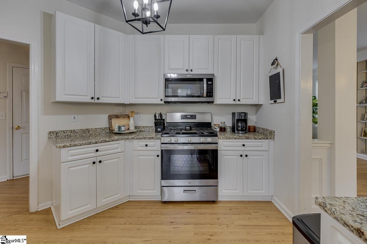 18 Shadowrock Court