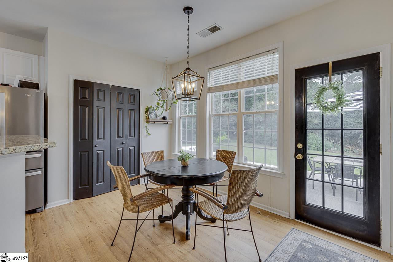 18 Shadowrock Court