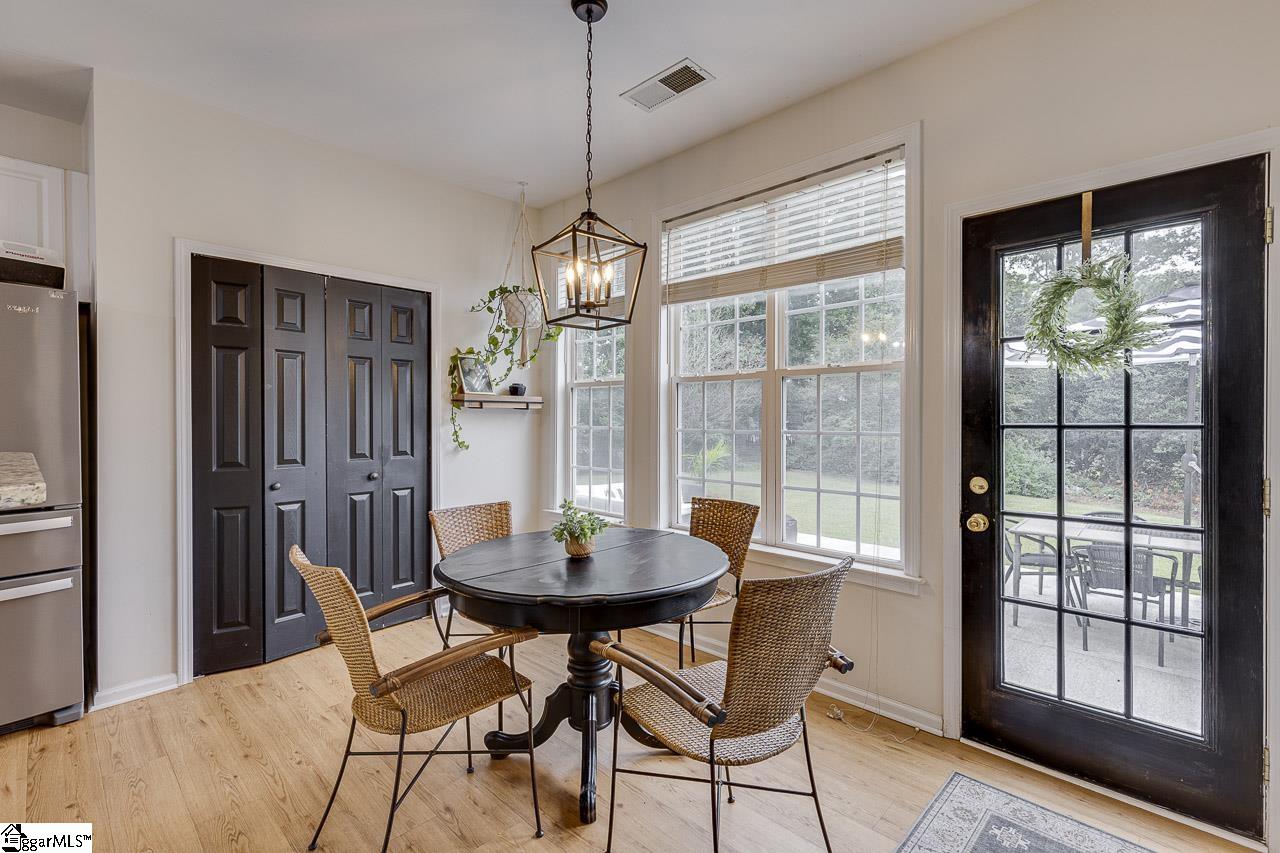 18 Shadowrock Court