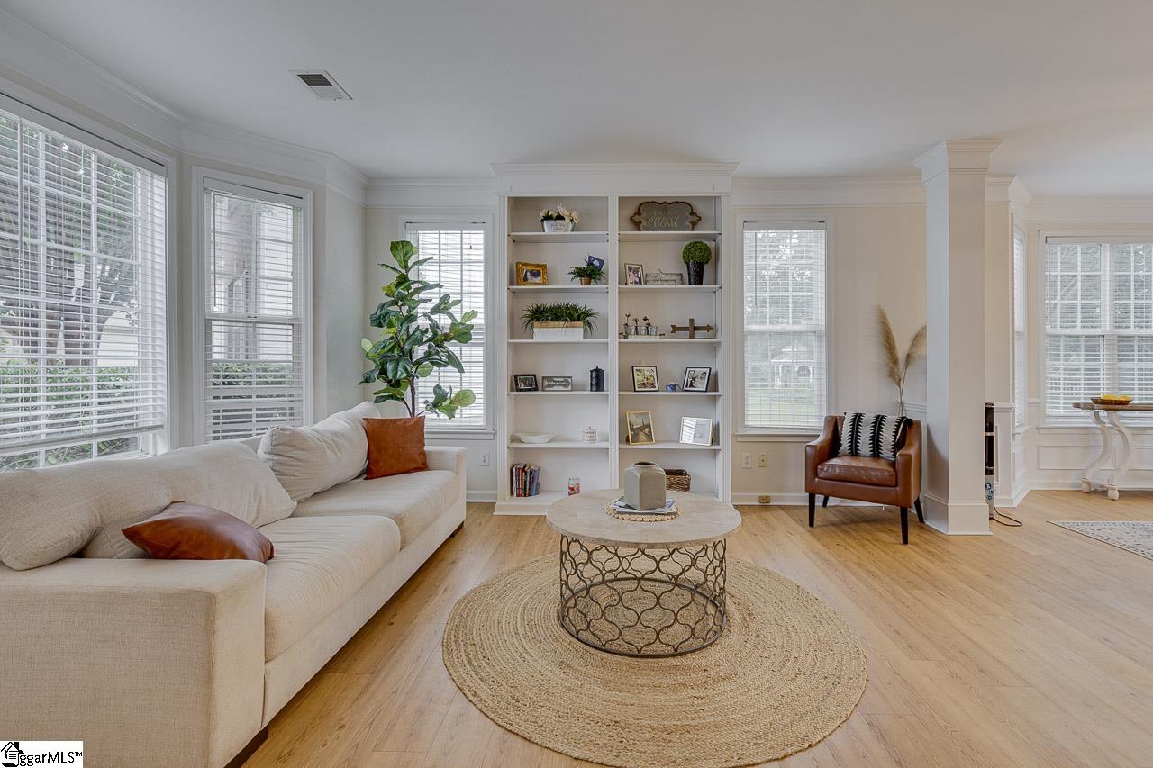 18 Shadowrock Court
