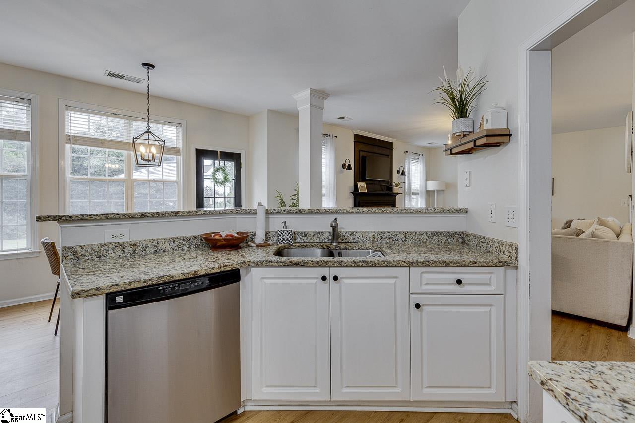 18 Shadowrock Court