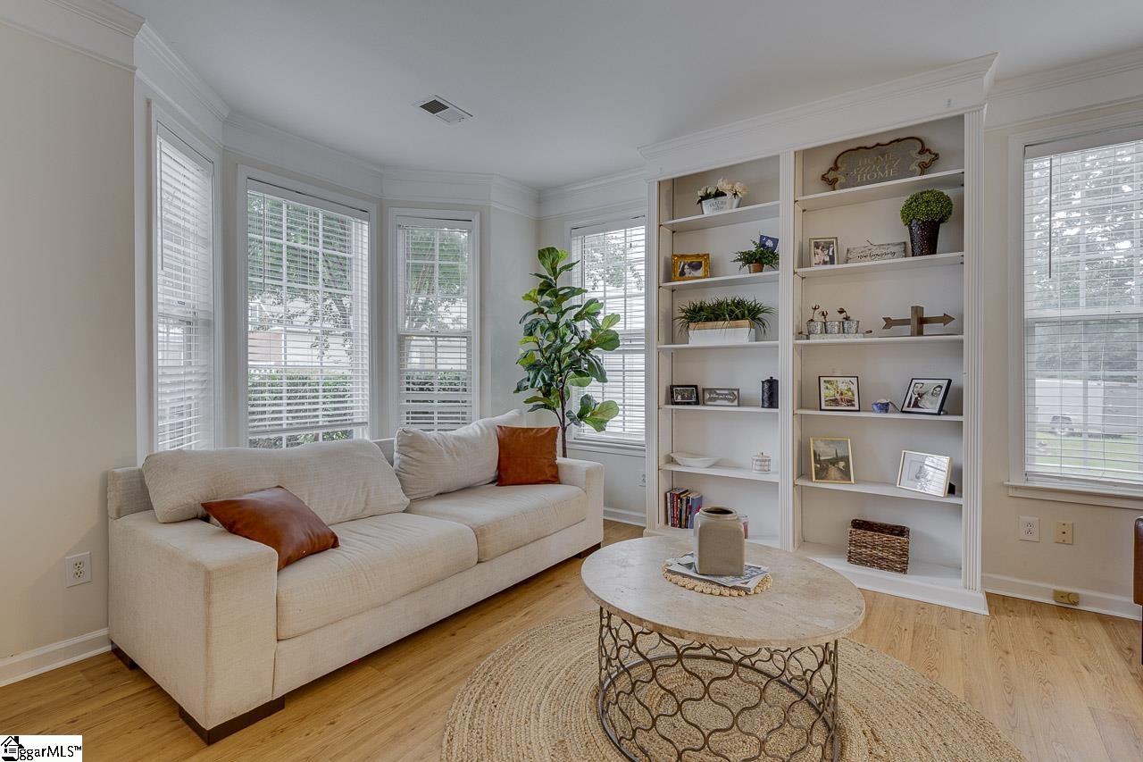 18 Shadowrock Court