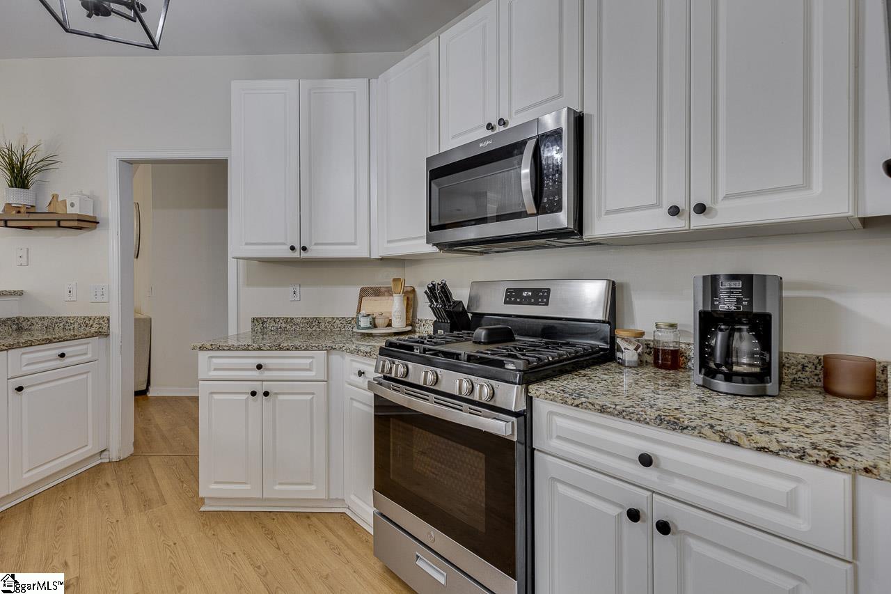 18 Shadowrock Court