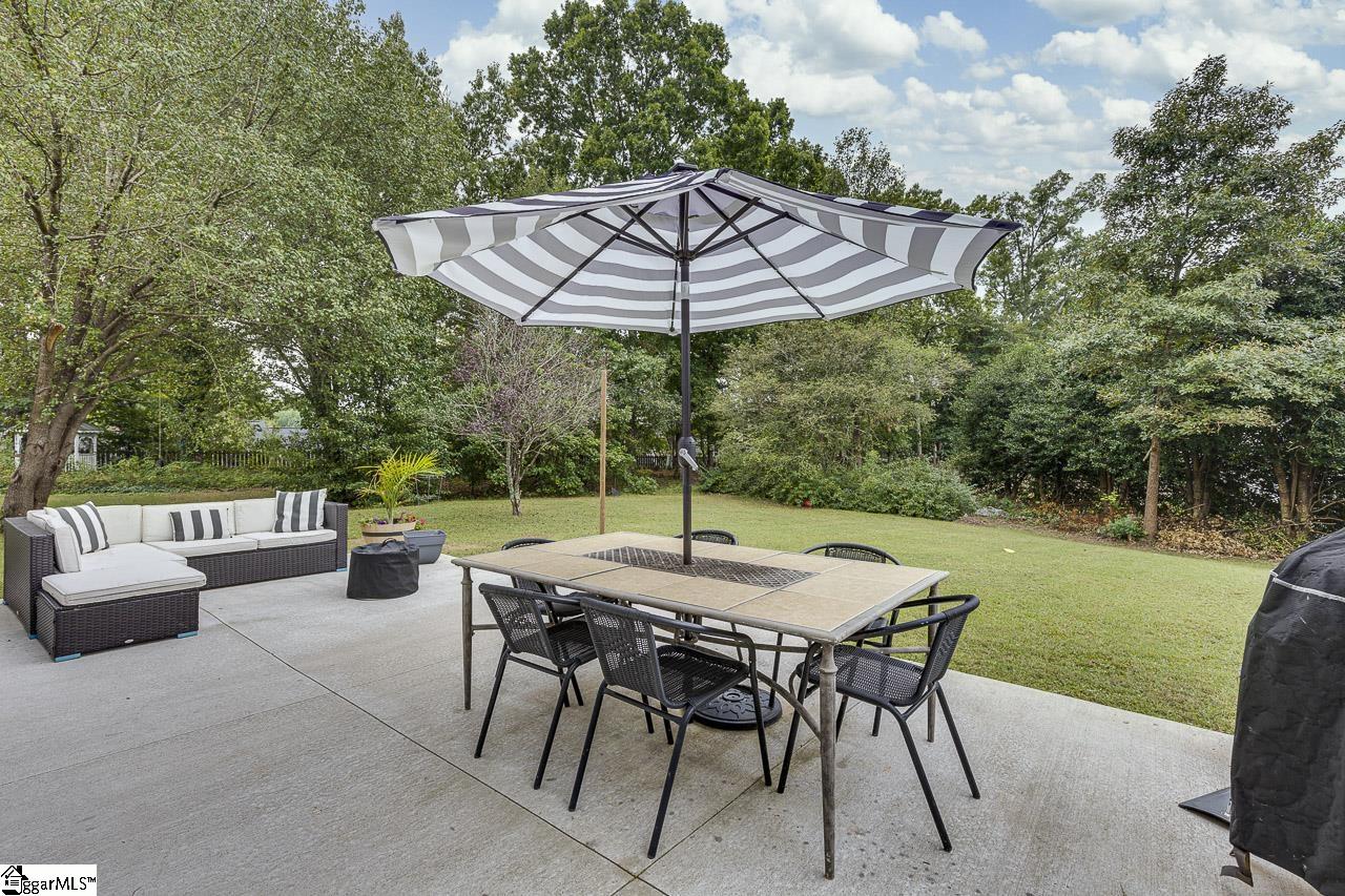 18 Shadowrock Court