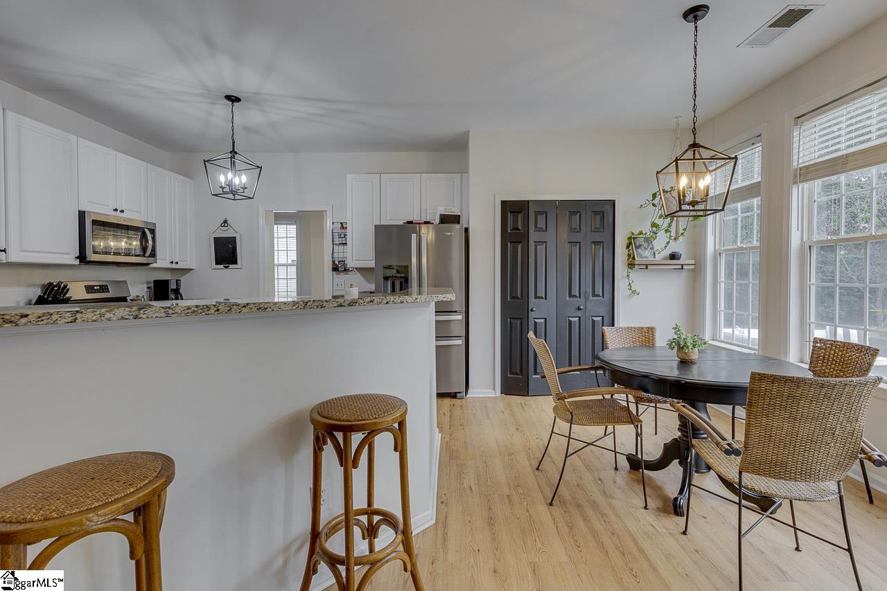 18 Shadowrock Court