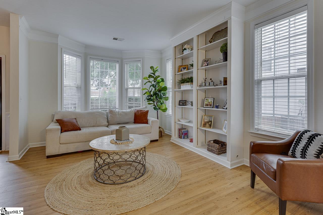 18 Shadowrock Court