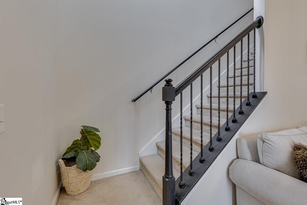 18 Shadowrock Court