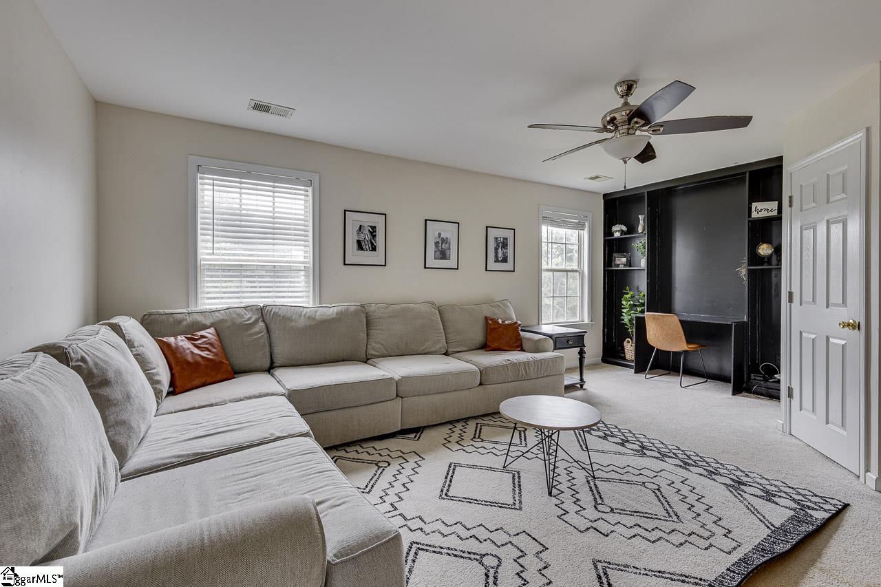 18 Shadowrock Court