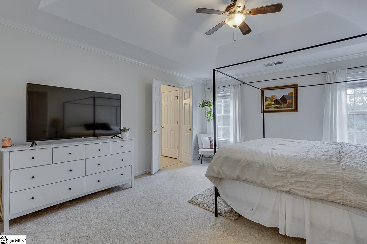18 Shadowrock Court