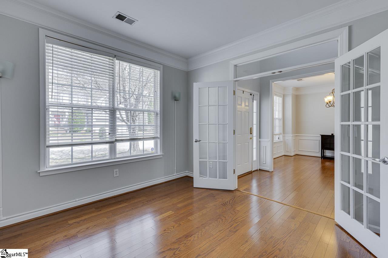 4 Shadowrock Court