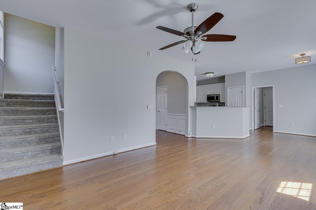 4 Shadowrock Court