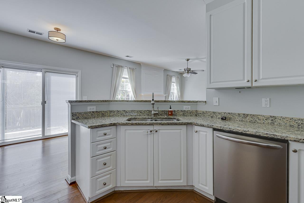 4 Shadowrock Court