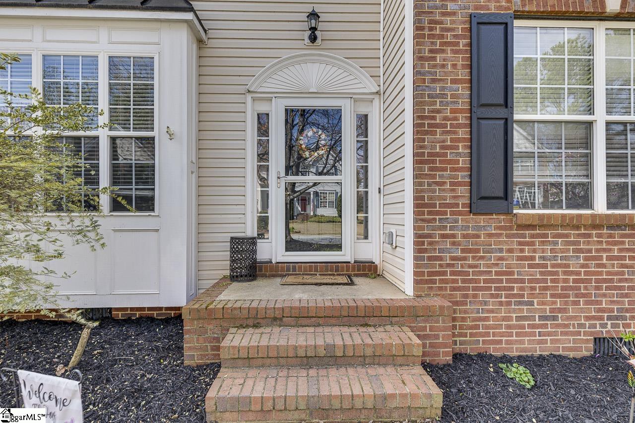 4 Shadowrock Court
