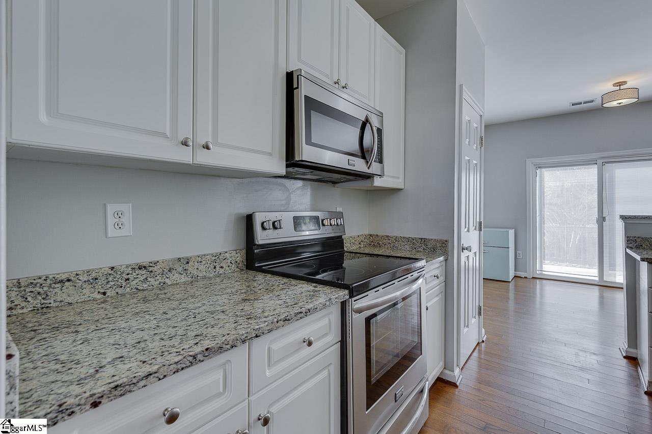 4 Shadowrock Court