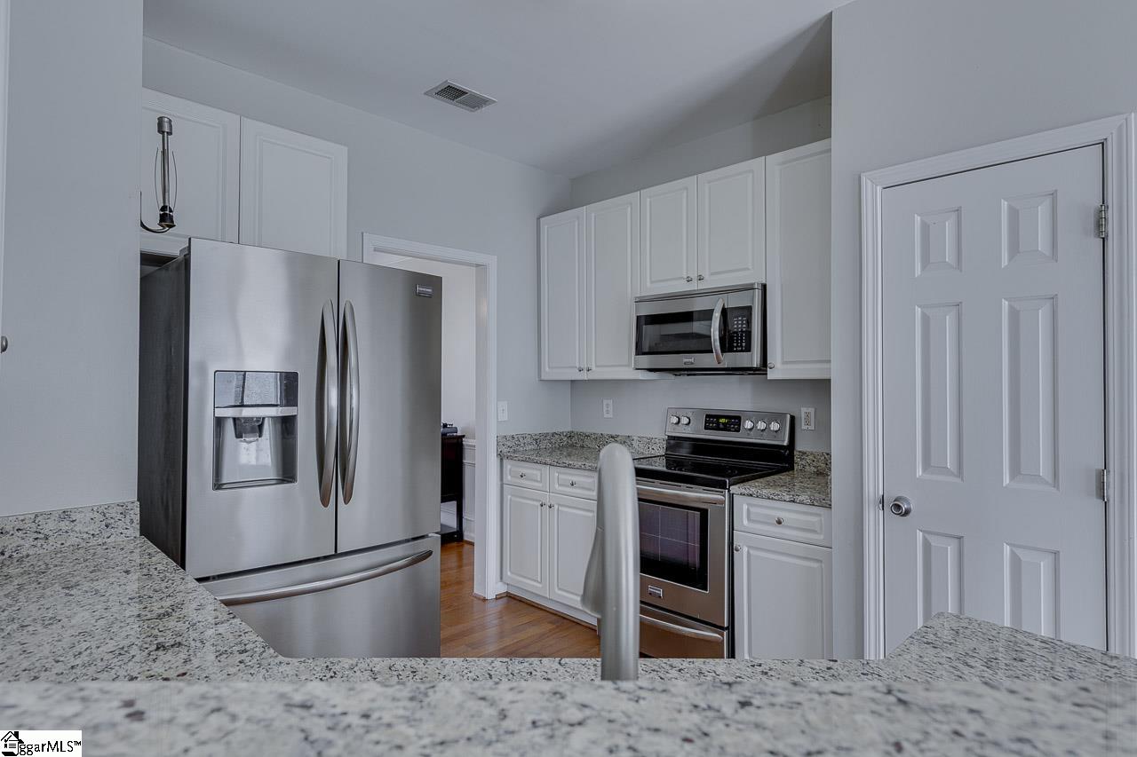 4 Shadowrock Court