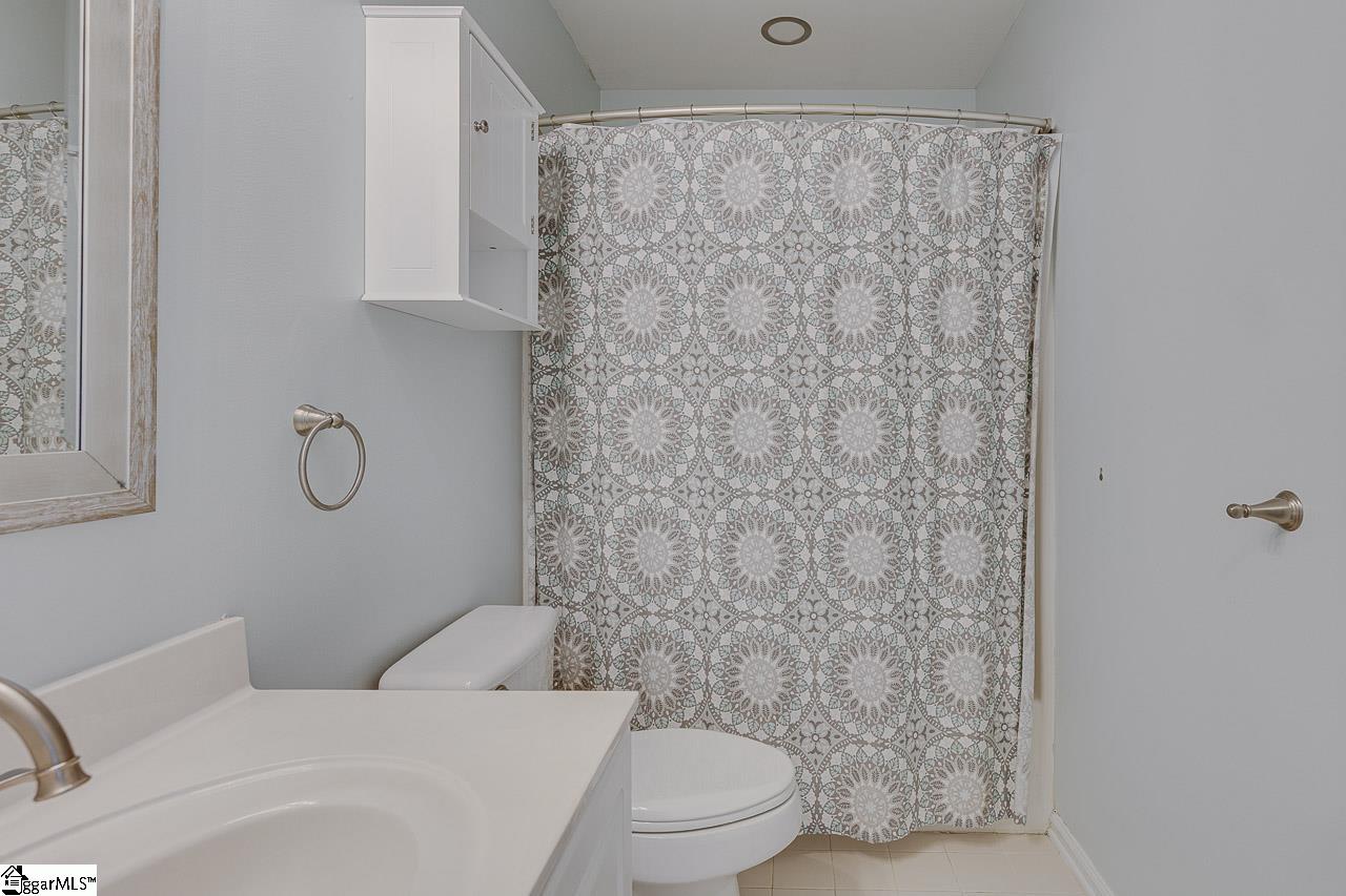 4 Shadowrock Court