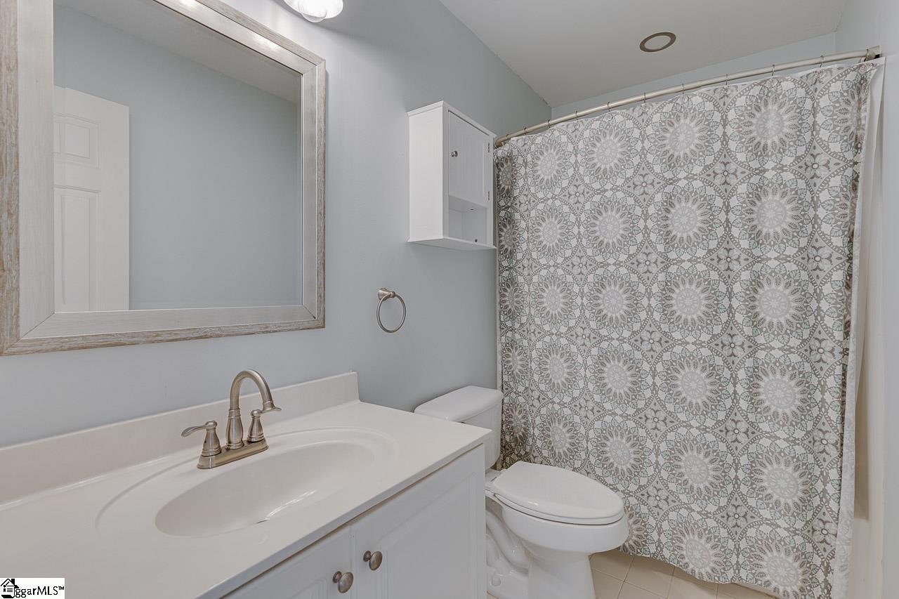 4 Shadowrock Court