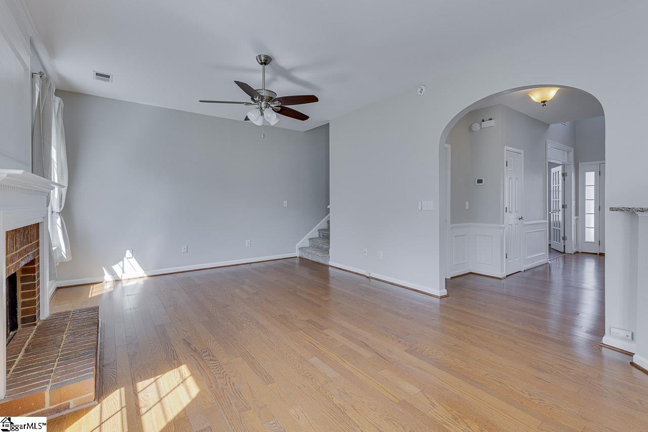 4 Shadowrock Court