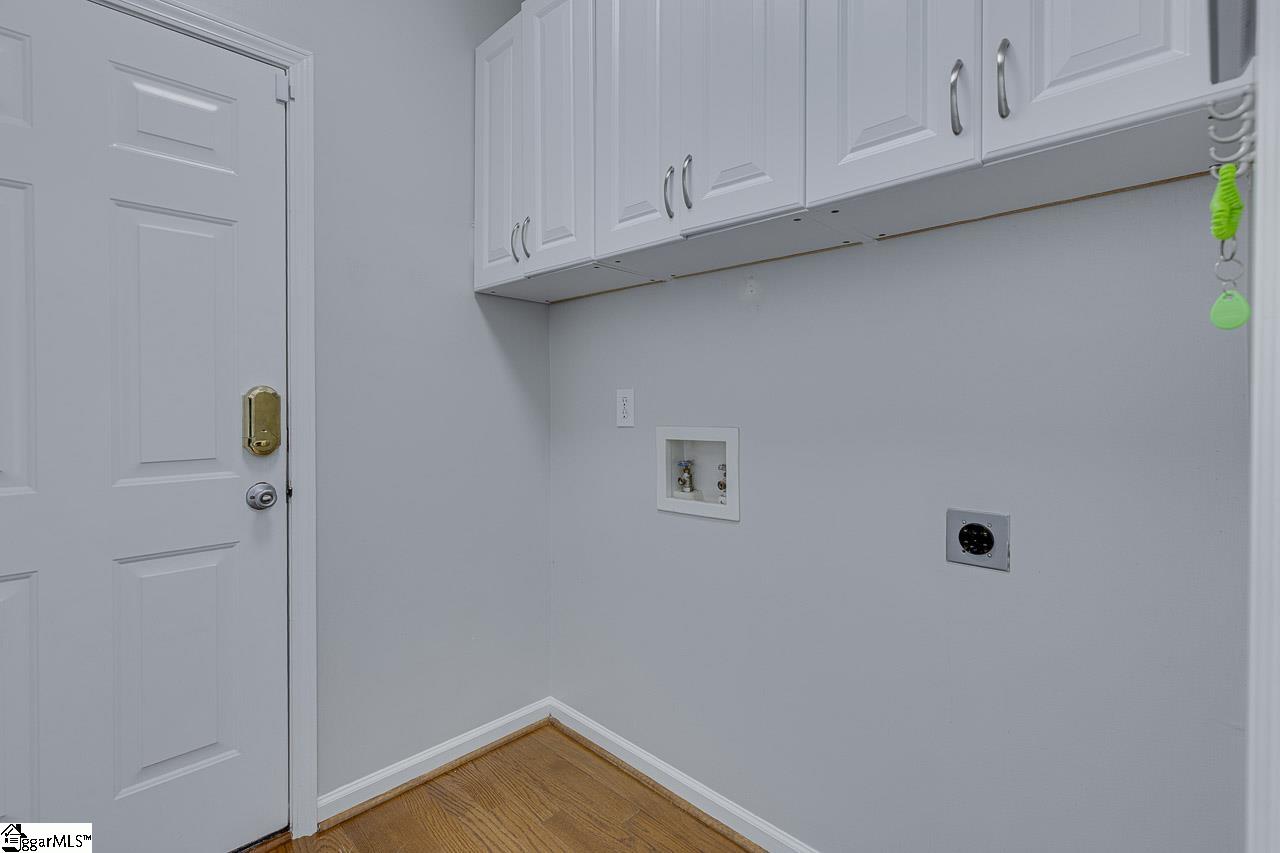 4 Shadowrock Court