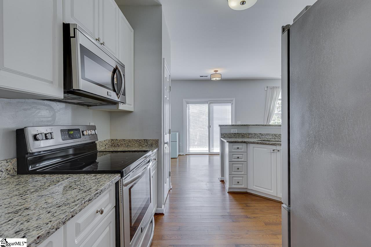 4 Shadowrock Court