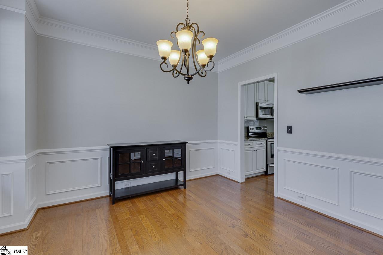 4 Shadowrock Court