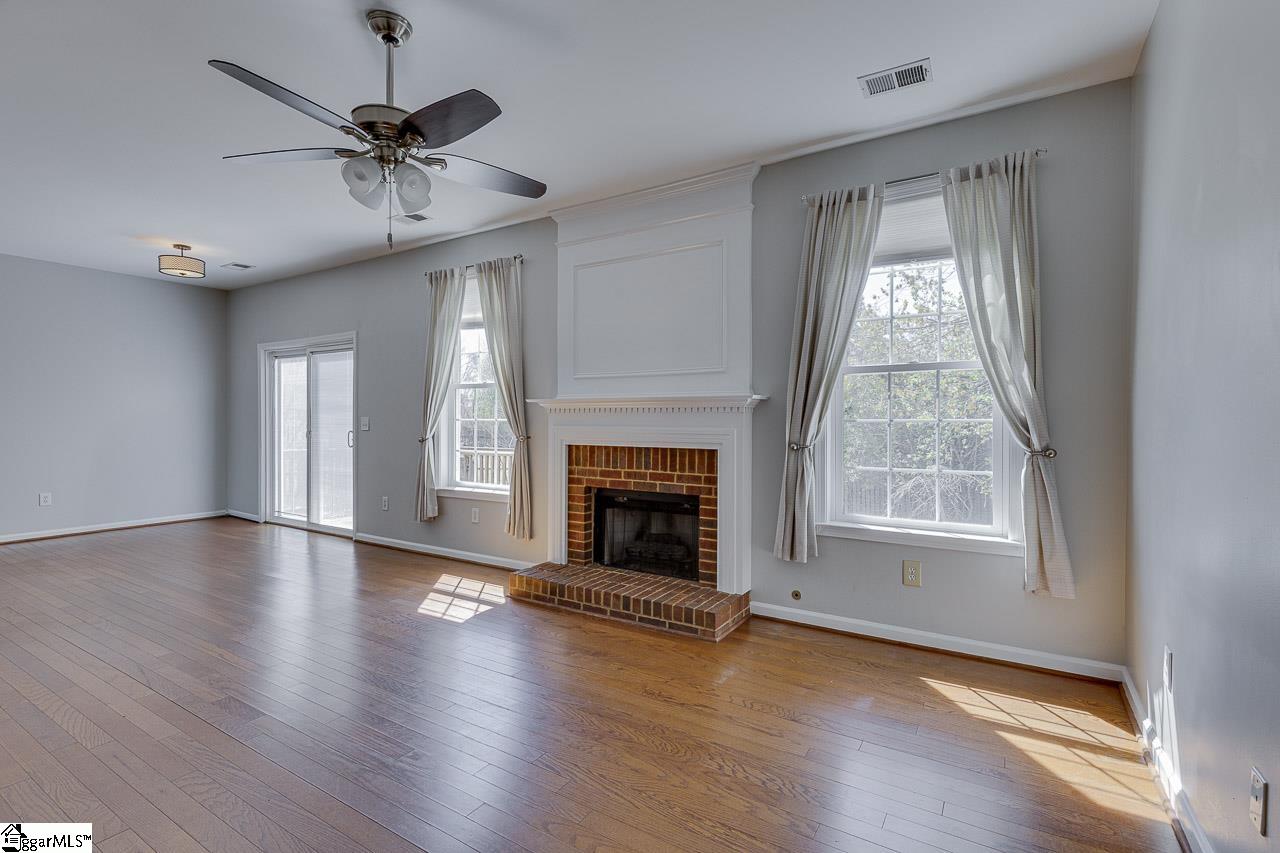 4 Shadowrock Court
