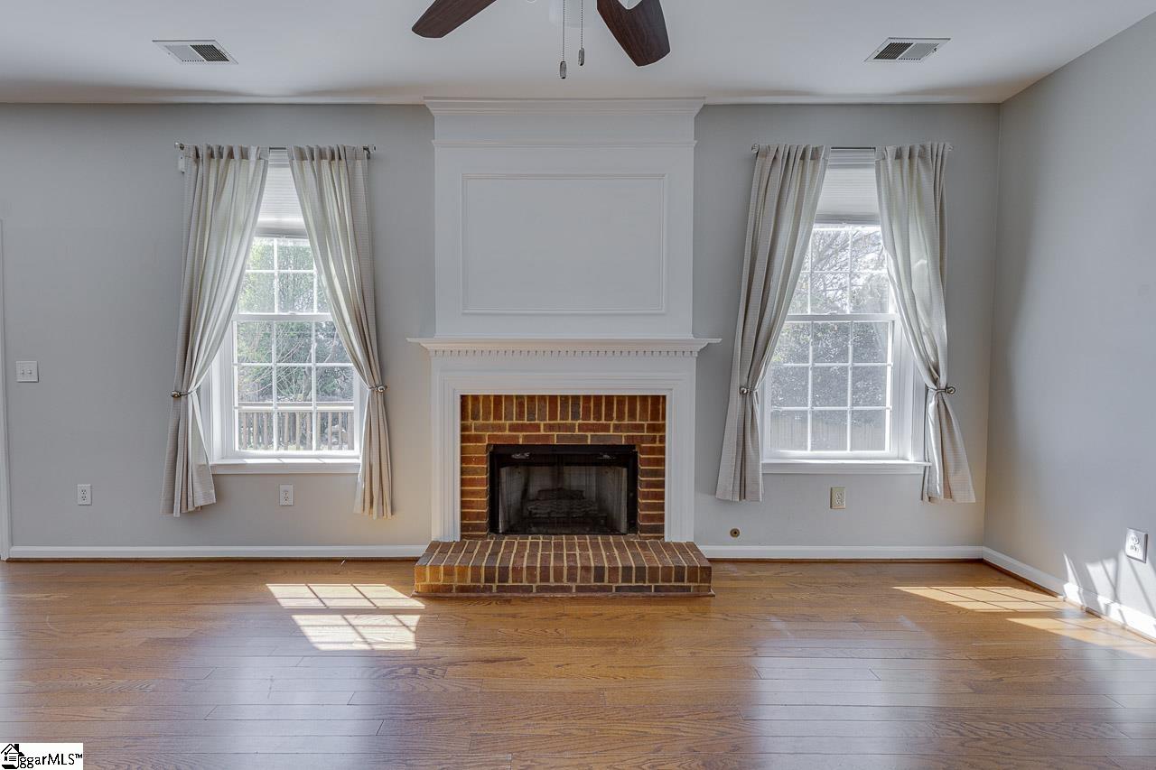 4 Shadowrock Court