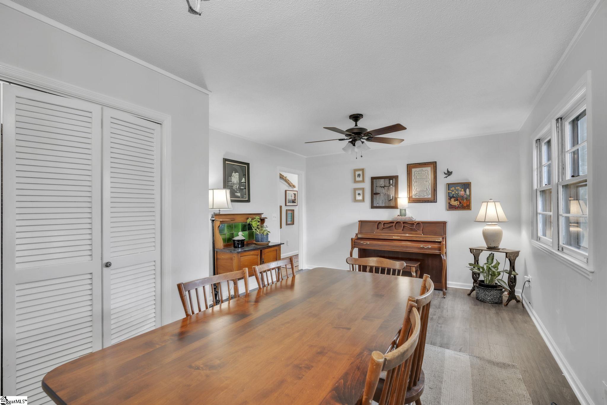 103 W Crestview Street